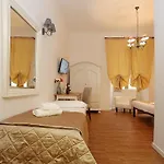 Juno Pantheon Guest house