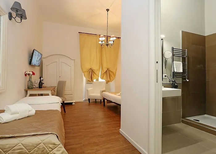 Juno Pantheon Pensión 3*