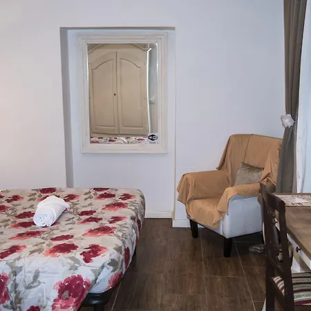 ゲストハウス Juno Pantheon ローマ